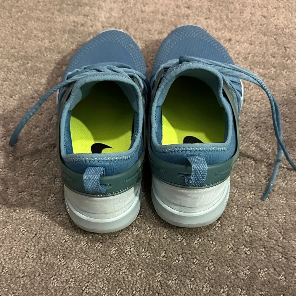 Nike Teal Athletic Shoes New - Picture 4 of 4